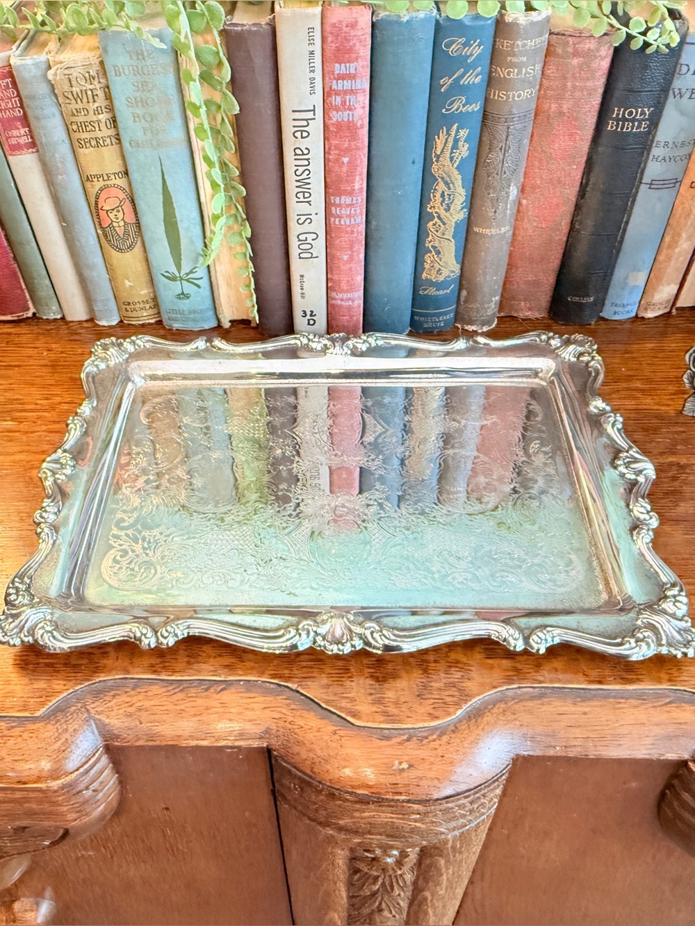 Oneida Rectangular Silver Ornate Serving Tray - Picture 5 of 16